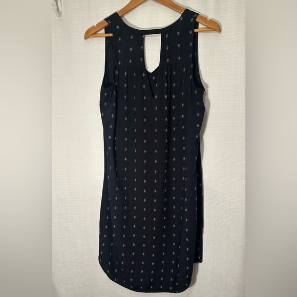 Old Navy Black and Gold Stars Sleeveless V-Neck Shift Dress Size Medium Tall - Picture 5 of 9